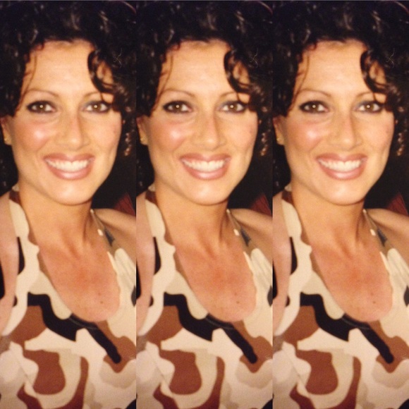 Meet your Posher, Sandy - Picture 1 of 1